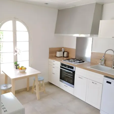 A 300 M De La Mer Villeneuve-Loubet